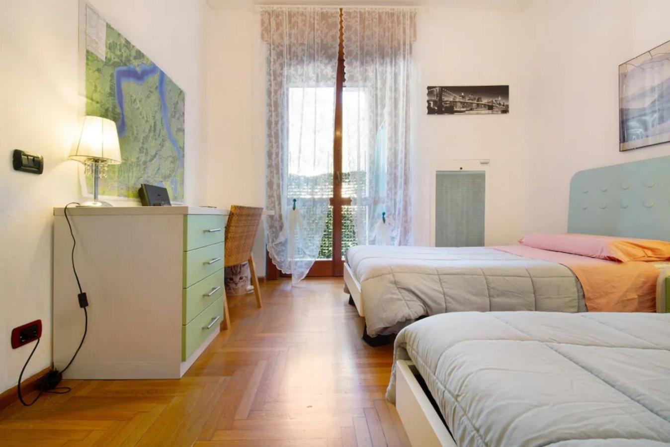 Appartamento House Of Roses Con Vista Duomo Como Luaran gambar