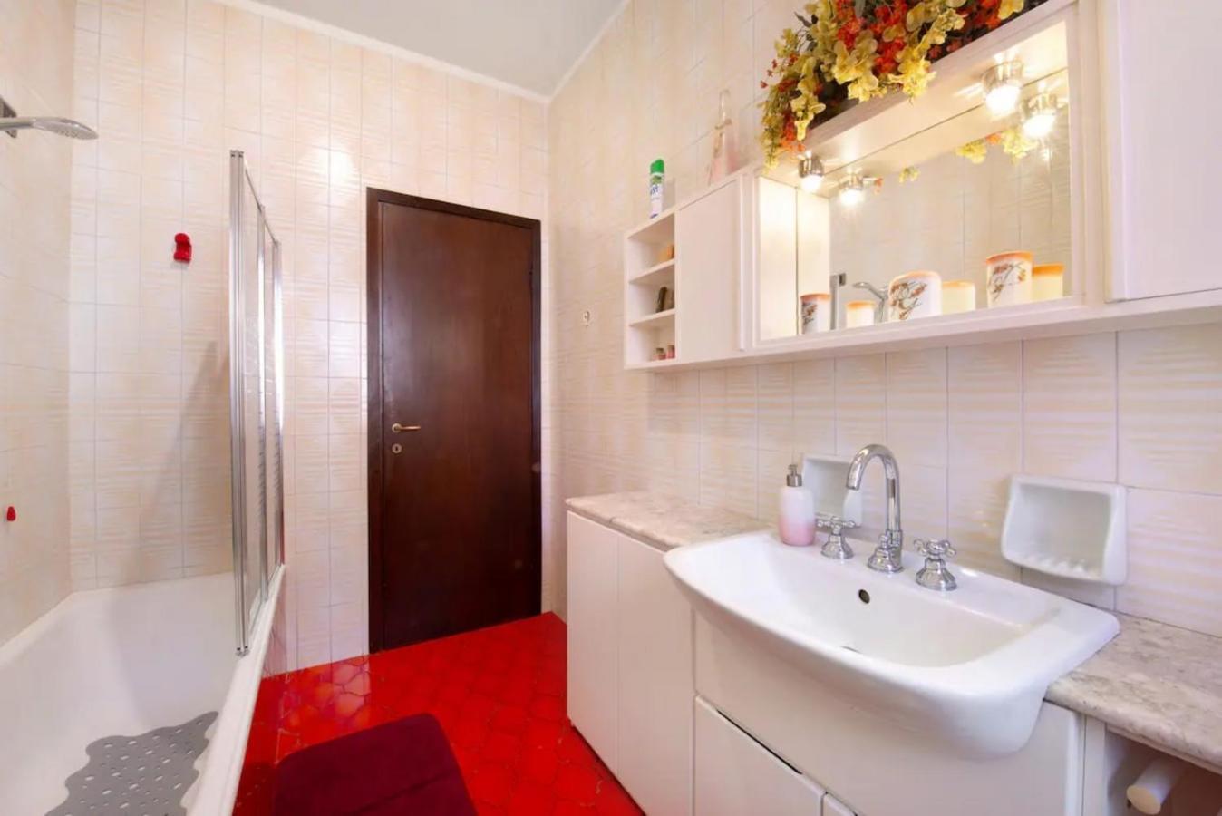 Appartamento House Of Roses Con Vista Duomo Como Luaran gambar